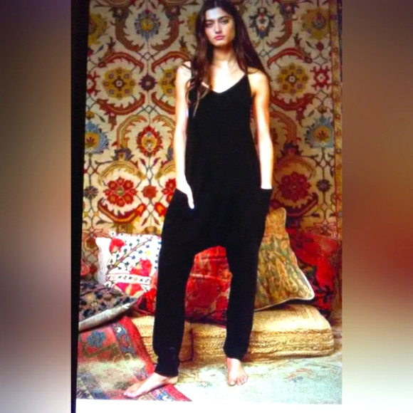 BNIB DROP CROTCH SOLID JUMPSUIT RAZORBACK OVERSIZED PKTS BY BUCKET LIST SZ. MD - Picture 1 of 10